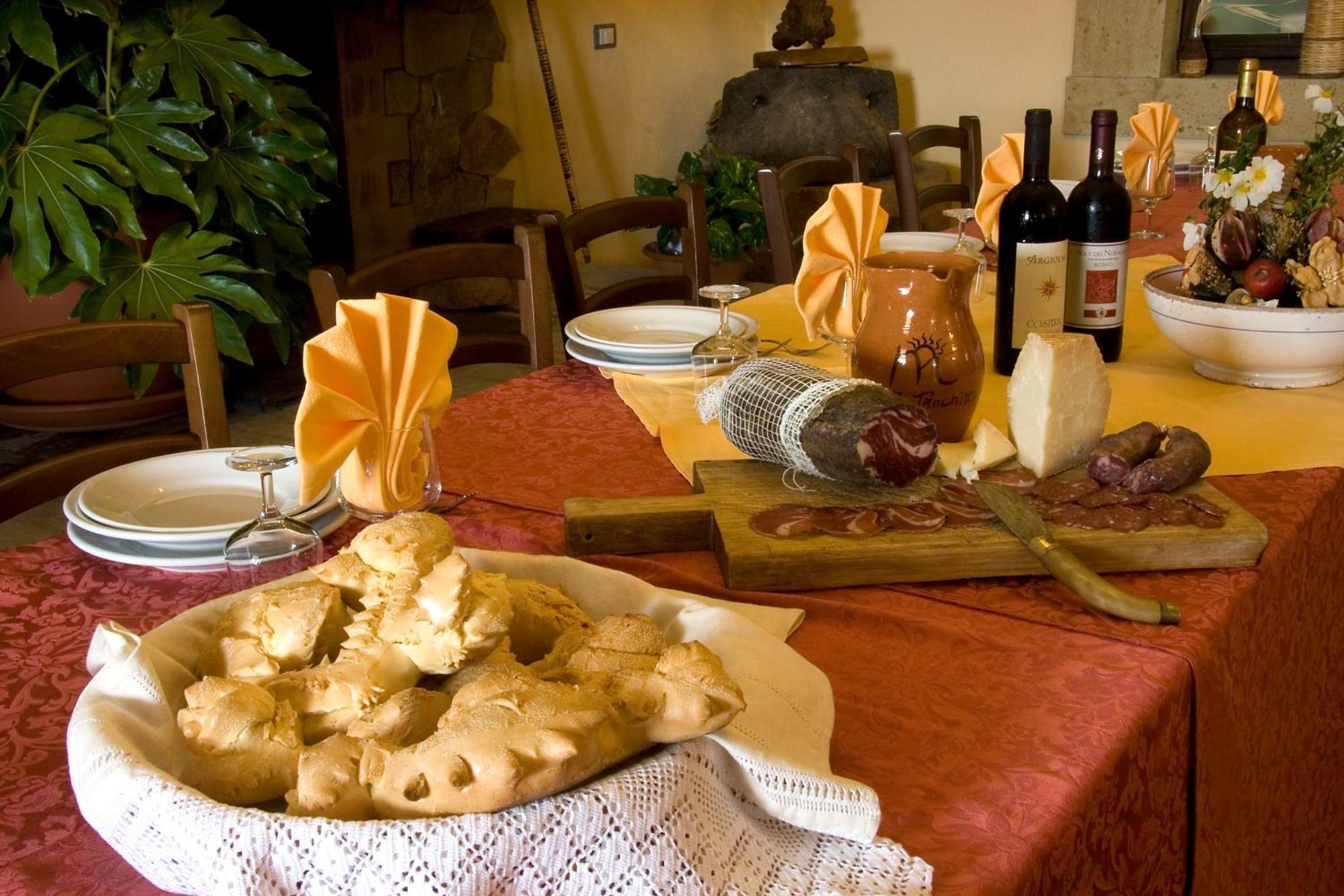 Sa Tanchitta Villa Ula Tirso Екстериор снимка